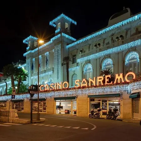 La Del Casino - Free Fast Wifi *